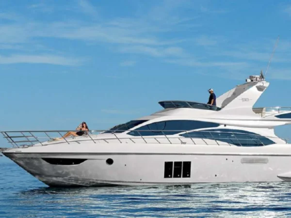 60 Feet Luxury Yacht Rental Dubai